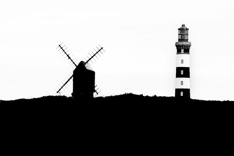 ouissant noir et blanc phare et moulin (1 sur 1).jpg